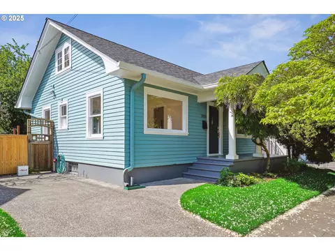 2224 NE Skidmore St, Portland, OR 97211