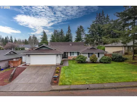 1270 Ford Ln, North Bend, OR 97459