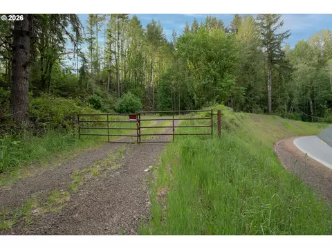 375 N Goble Creek Rd, Kelso, WA 98626