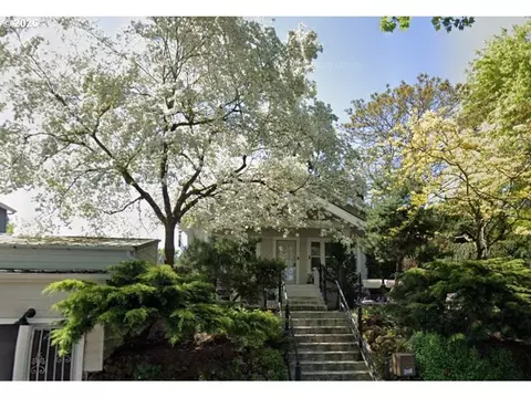 2106 NE Saratoga St, Portland, OR 97211