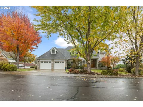 1715 NW Avery St, Roseburg, OR 97471