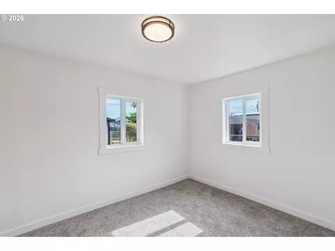 Bedroom - 336 28th Ave, Longview, WA 98632 photo 6 of 7