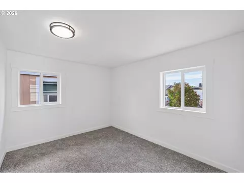 Bedroom - 336 28th Ave, Longview, WA 98632 photo 2 of 7