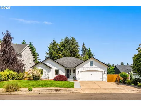 16442 Wayne Dr, Oregon City, OR 97045