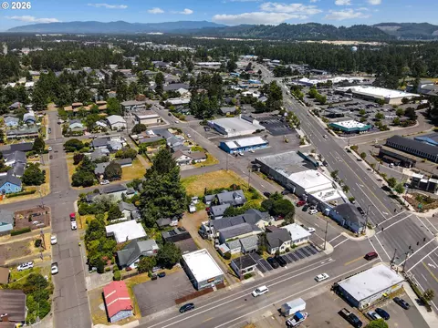 Maple, Florence, OR 97439 photo 16