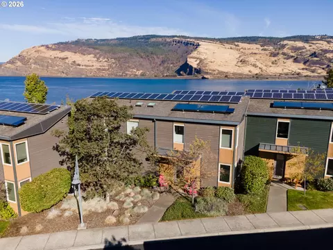 27 Mosier Creek Pl, Mosier, OR 97040
