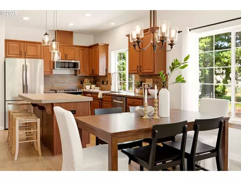 Kitchen - 3104 SE Kingfisher Ave, Gresham, OR 97080 photo 5 of 5