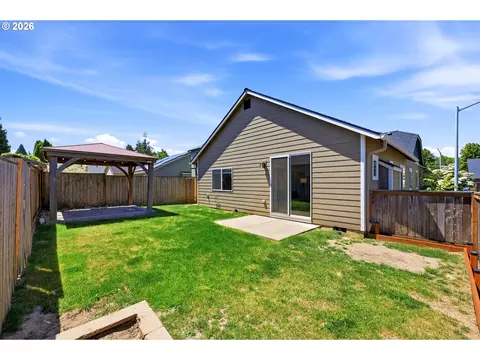 Exterior - 3104 SE Kingfisher Ave, Gresham, OR 97080 photo 6 of 10