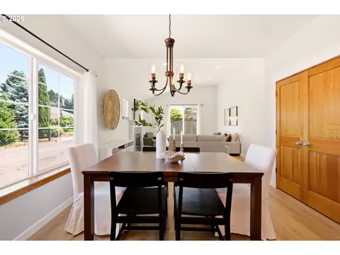 Dining - 3104 SE Kingfisher Ave, Gresham, OR 97080 photo 1 of 2