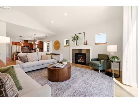 Living - 3104 SE Kingfisher Ave, Gresham, OR 97080 photo 3 of 3