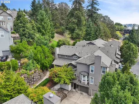 View/Area - 810 Springtree Ln, West Linn, OR 97068 photo 1 of 1