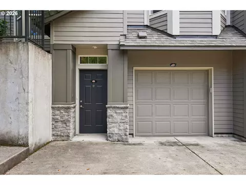 Exterior - 810 Springtree Ln, West Linn, OR 97068 photo 6 of 8
