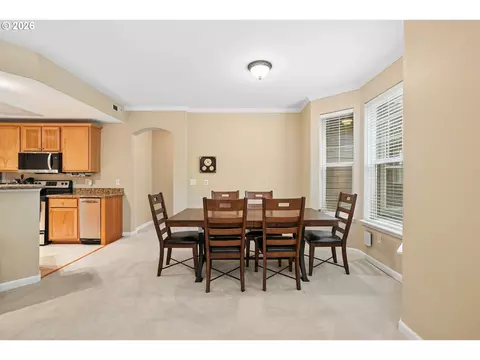 Dining - 810 Springtree Ln, West Linn, OR 97068 photo 1 of 2