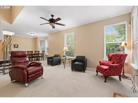 Living - 810 Springtree Ln, West Linn, OR 97068 photo 1 of 2
