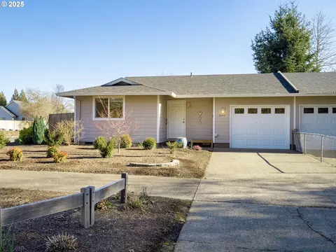 240 NE Dunn Pl, Mcminnville, OR 97128