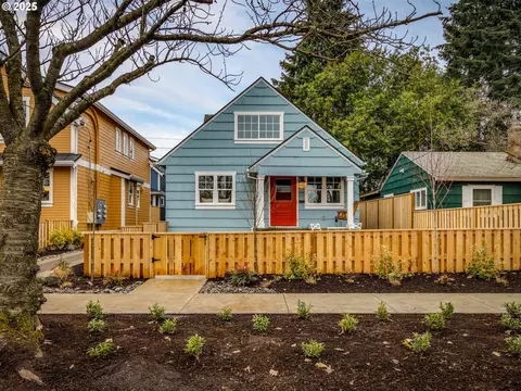 2150 N Saratoga St #1, Portland, OR 97217