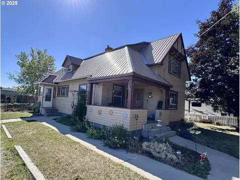 2110 14th St, Baker City, OR 97814
