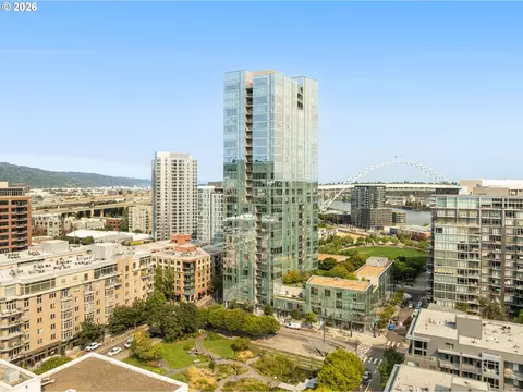 1075 NW Northrup St #409, Portland, OR 97209