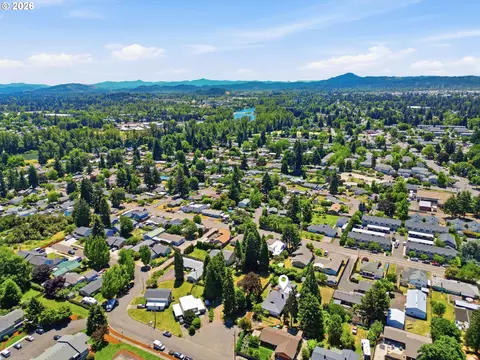 View/Area - 110 Corliss Ln, Eugene, OR 97404 photo 4 of 4