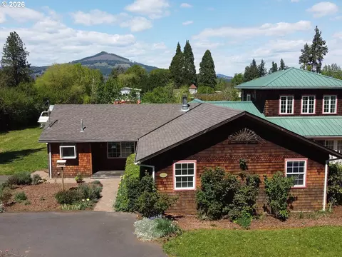 4420 Riordan Hill Dr, Hood River, OR 97031
