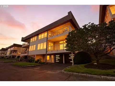 6903 SE Riverside Dr #12, Vancouver, WA 98664
