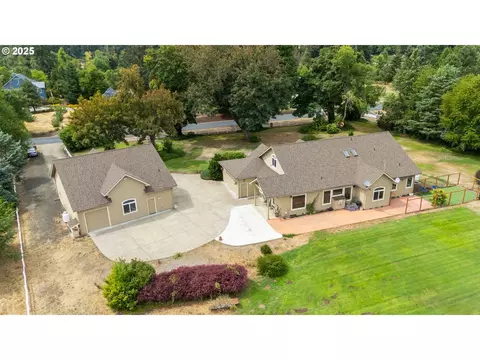 78308 Meadow Park Dr, Cottage Grove, OR 97424