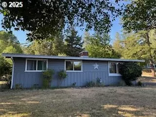 915 E Fourth Ave, Sutherlin, OR 97479