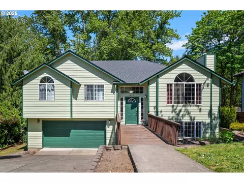 8353 SE Clatsop Ct, Portland, OR 97266