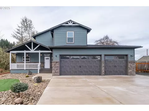 2487 Harding St, Sweet Home, OR 97386