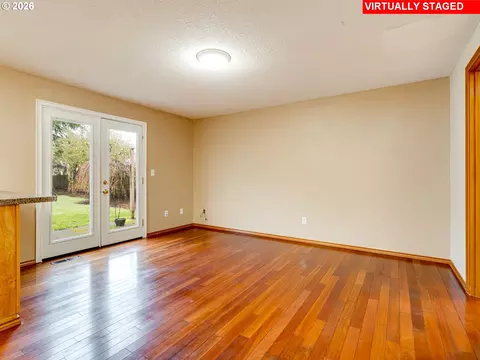 Living - 1250 S Cedar Loop, Canby, OR 97013 photo 10 of 12