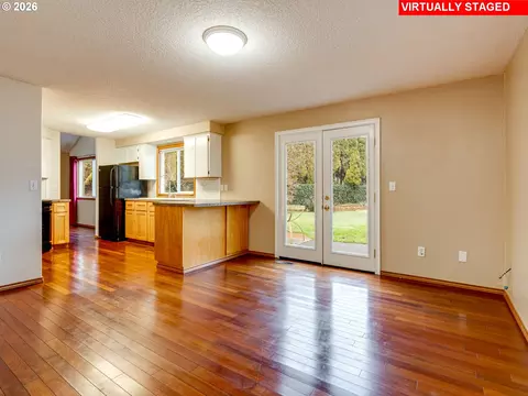 Living - 1250 S Cedar Loop, Canby, OR 97013 photo 11 of 12