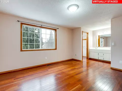 Bedroom - 1250 S Cedar Loop, Canby, OR 97013 photo 4 of 10