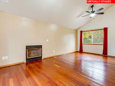 Living - 1250 S Cedar Loop, Canby, OR 97013 photo 4 of 12