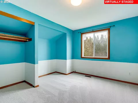 Bedroom - 1250 S Cedar Loop, Canby, OR 97013 photo 9 of 10