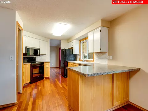 Kitchen - 1250 S Cedar Loop, Canby, OR 97013 photo 1 of 5