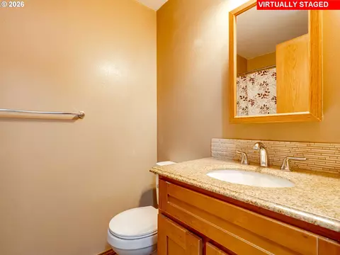Bath - 1250 S Cedar Loop, Canby, OR 97013 photo 3 of 3