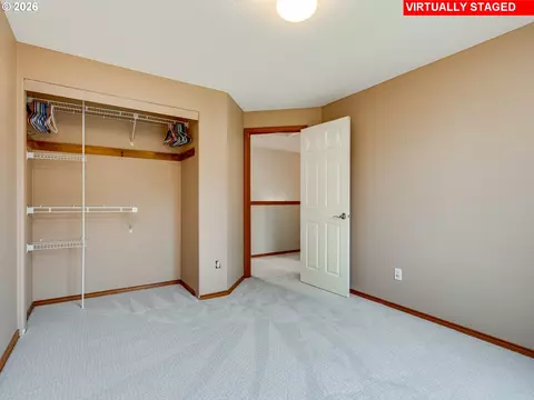 Bedroom - 1250 S Cedar Loop, Canby, OR 97013 photo 8 of 10