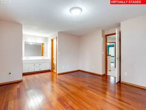 Bedroom - 1250 S Cedar Loop, Canby, OR 97013 photo 5 of 10
