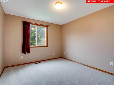 Bedroom - 1250 S Cedar Loop, Canby, OR 97013 photo 7 of 10