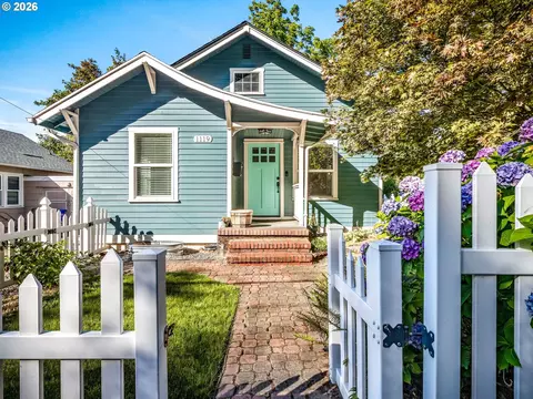 1119 5th St, Oregon City, OR 97045