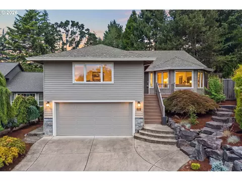 13090 Princeton Ct, Lake Oswego, OR 97035