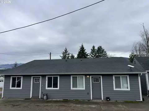 612 NE Santiam Blvd, Mill City, OR 97360