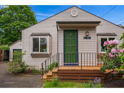 9308 E Burnside St, Portland, OR 97216