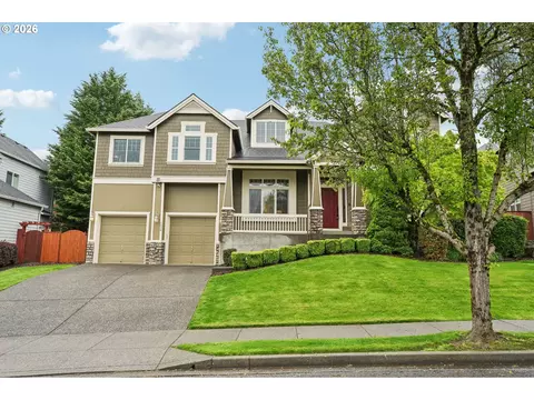 1034 NW Hoquiam Ct, Camas, WA 98607