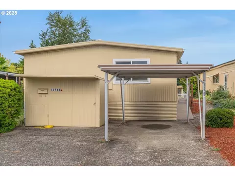 11768 SW Royal Villa Dr #124, Tigard, OR 97224