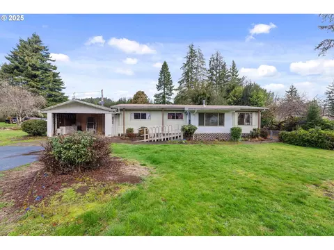 92755 Garden Ln, Coos Bay, OR 97420