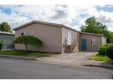 1000 S Mckern Ct, Newberg, OR 97132