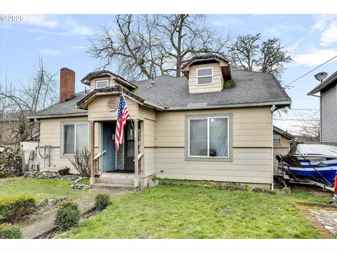 1915 Warner St, Salem, OR 97301