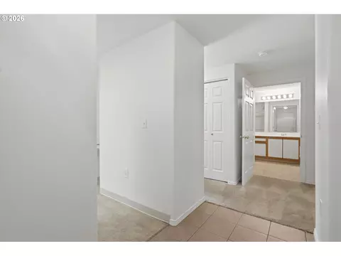 Entry Way - 4768 W Powell Blvd # 122, Gresham, OR 97030 photo 2 of 2