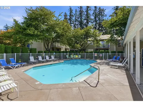 Exterior - 4768 W Powell Blvd # 122, Gresham, OR 97030 photo 5 of 8